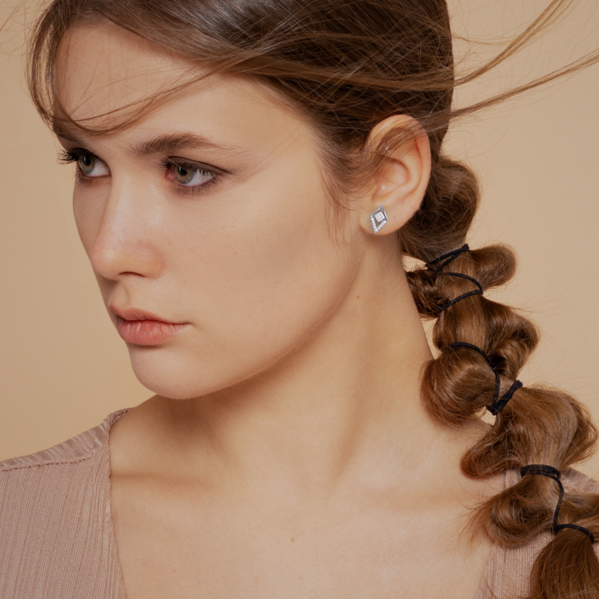 Sunlit Carvings Gold and Diamond Earrings