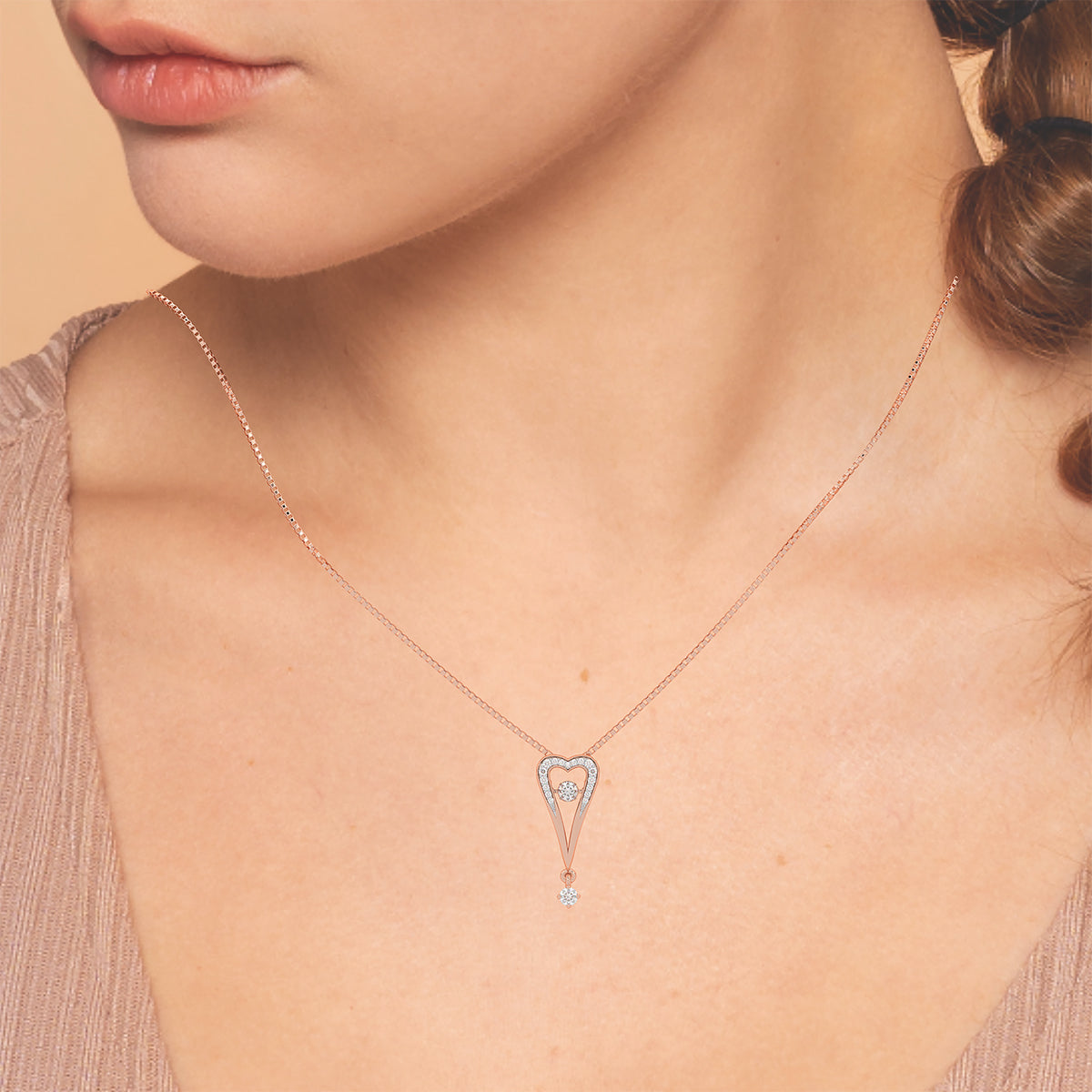 Queen of Hearts and Dancing Diamond Pendant