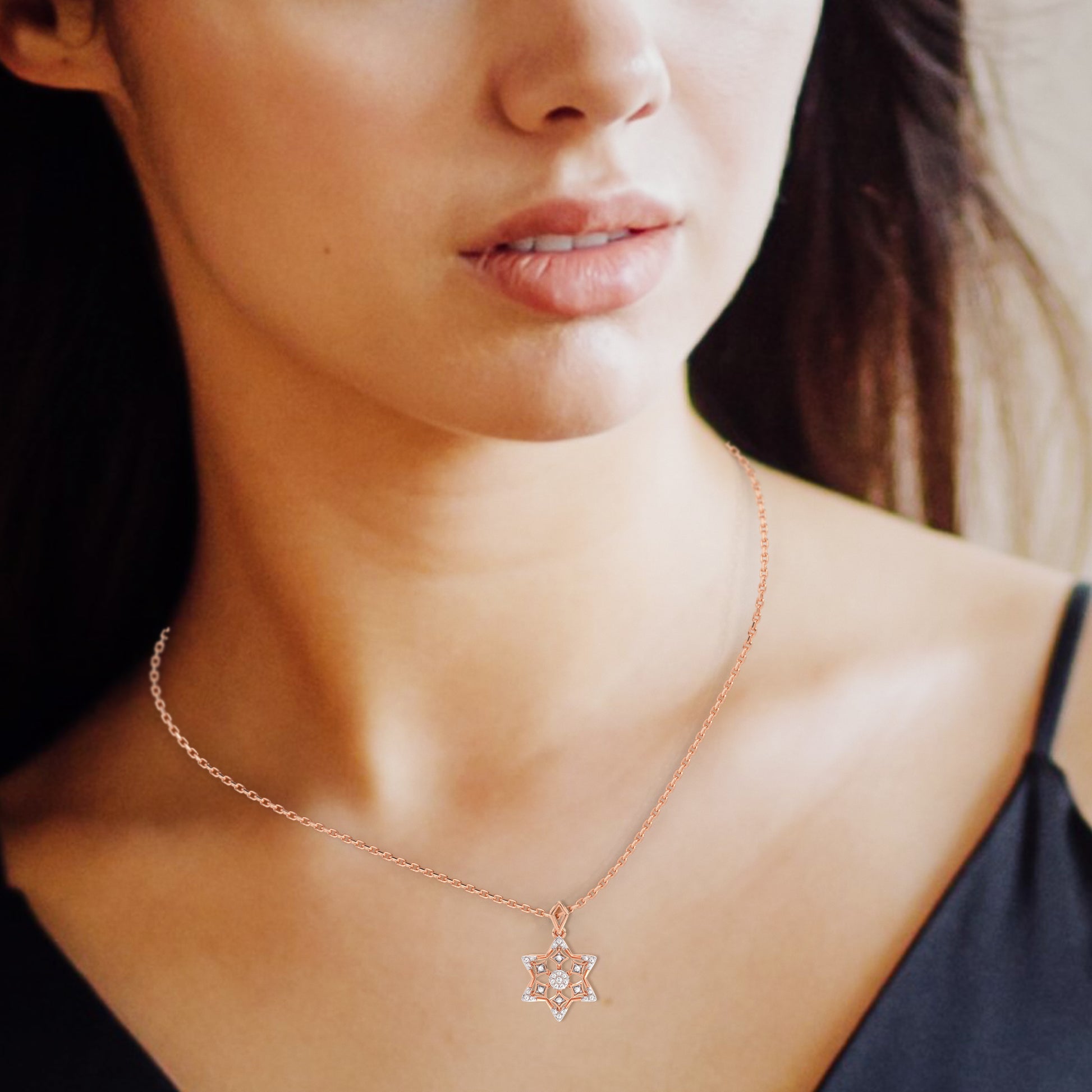 Arinandanaa Gold and Diamond Pendant