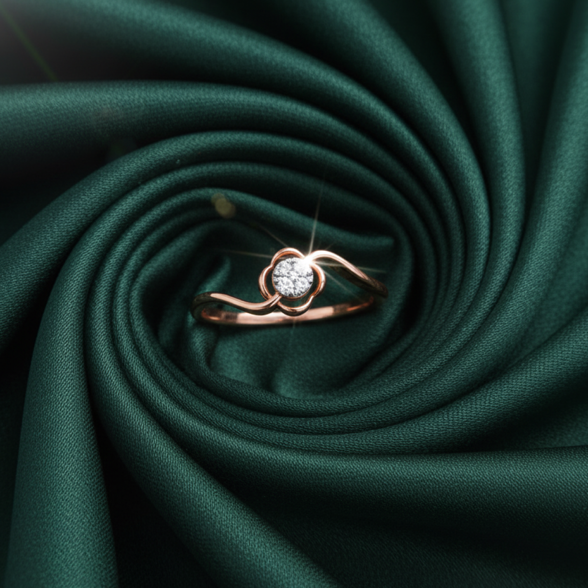 Exceptional Freesia Gold and Diamond Ring