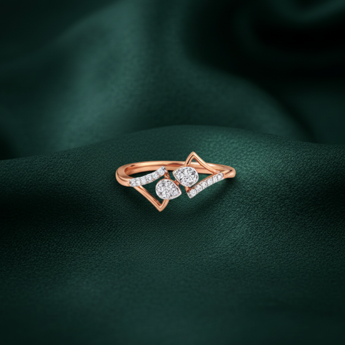 Ivy Lustre Gold and Diamond Ring